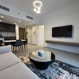 Stunning 1br With Balcony