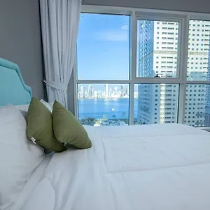New Sunny Spacious 2br Beach Viewapt * الشارقة