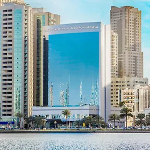 Corniche Отель
