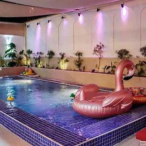 Villa Staycation Shj