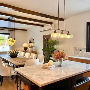 Al Junaidi Farm By Bridge Retreats Holiday home *