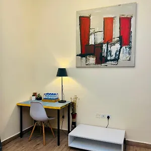Stylish One-bedroom With Ensuite In *