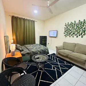 Comfortable Master With Attached Washroom Casa de hóspedes Sharjah